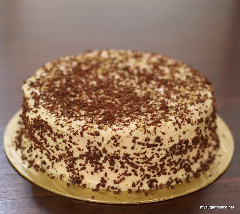 Sponge cake with soy bean frosting